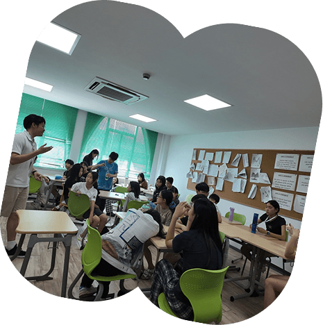 Students receiving coaching from professional instructors